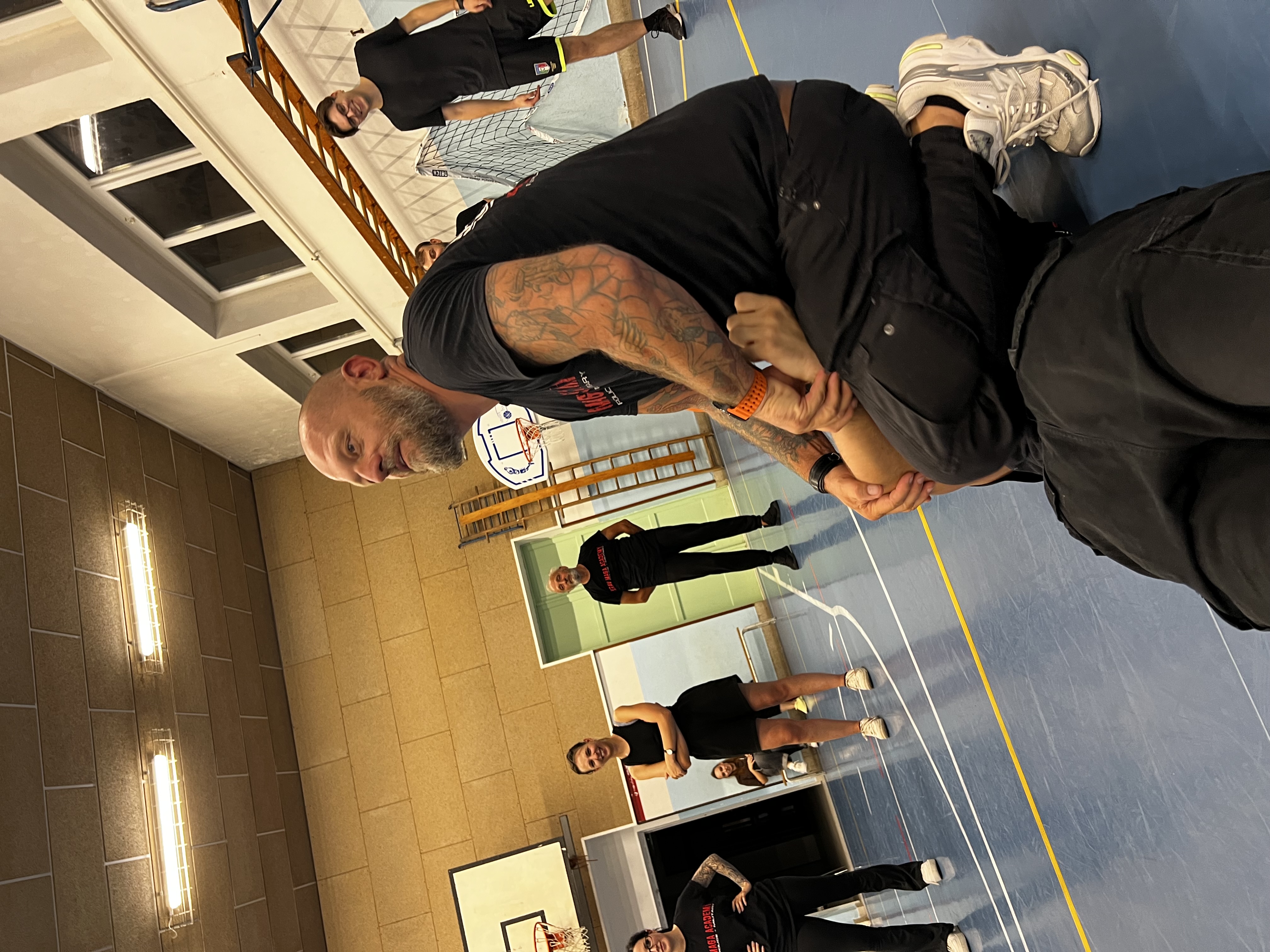 Fabrizio Quagliati durante una dimostrazione di Krav Maga in palestra